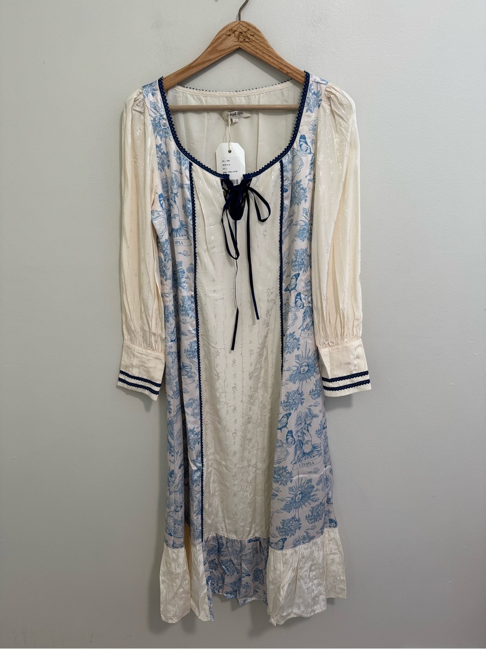 Simple Retro NWT Celestial Midi Dress